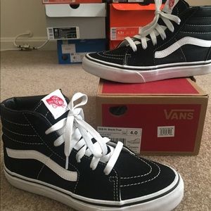 Brand New Vans Hi Sk-8 shoe Kids 4, women’s 5.5/6